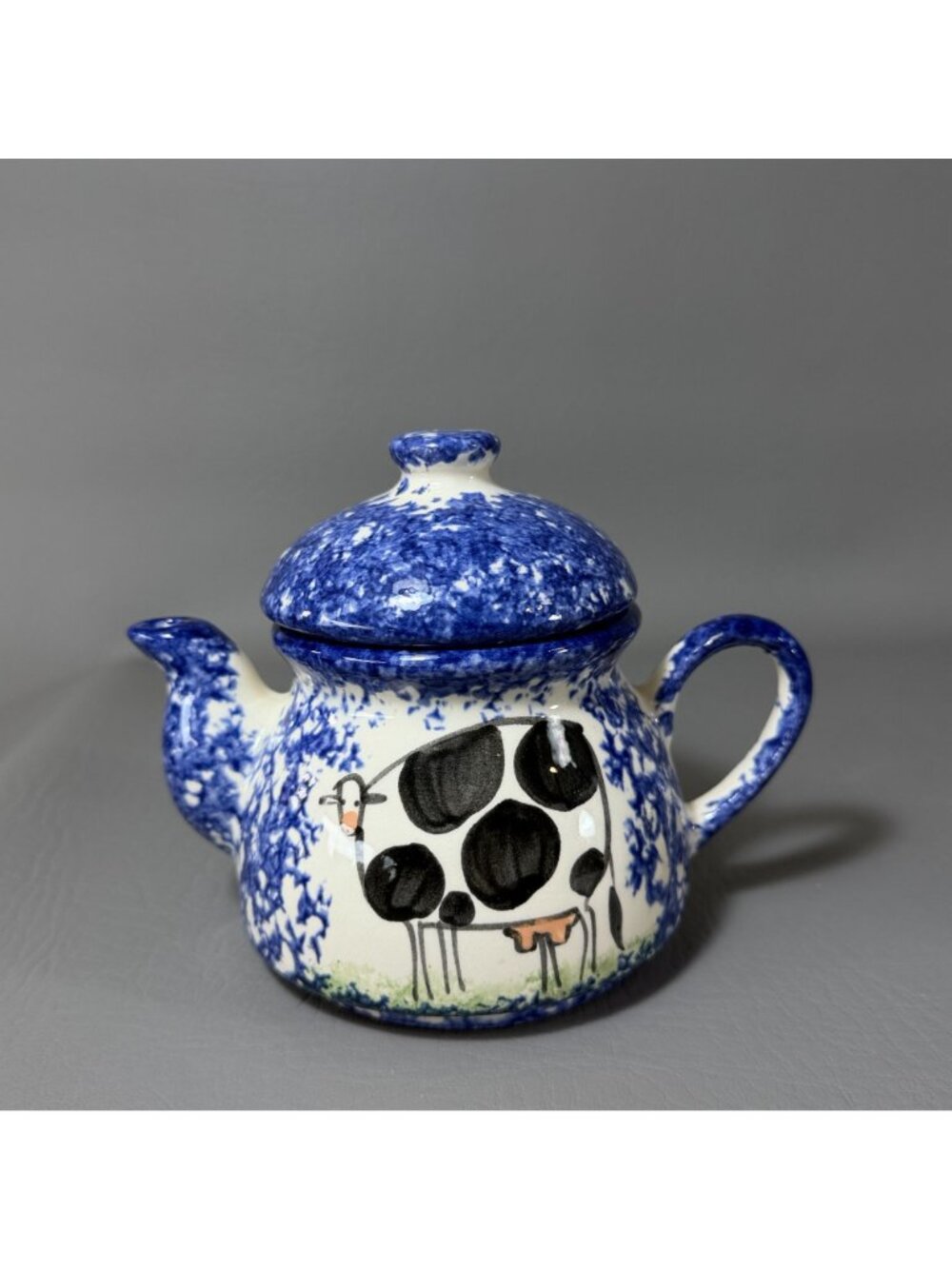 Vintage Signed Studio Pottery Tea for One Set Blue Spongeware Cow Sheep 3pc - Picture 8 of 12